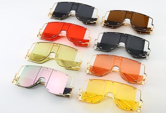 Metal Rivet Eyewear Oversized Mirror Square Sunglasses Men Women Shades